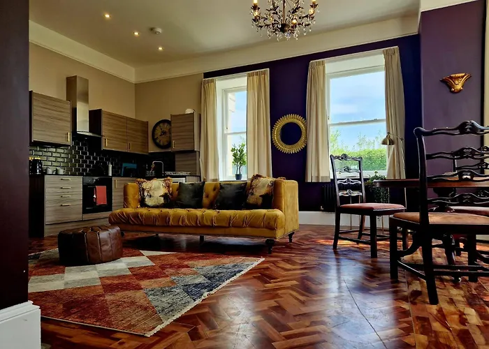 The Hamilton Luxury Let-The Duke