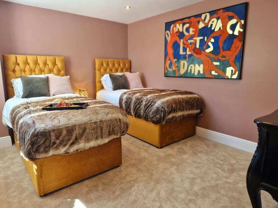 The Hamilton Luxury Let-the Duke *