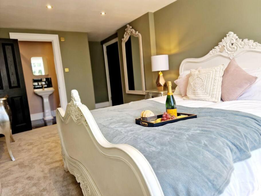 The Hamilton Luxury Let-the Duke *